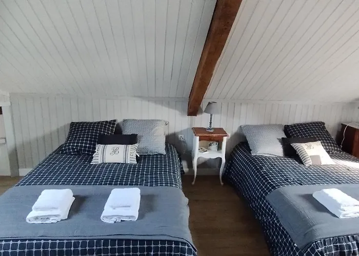 D'hotes Lamourio فندق مبيت وإفطار 3*