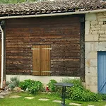 Frühstückspension D'hotes Lamourio 3*