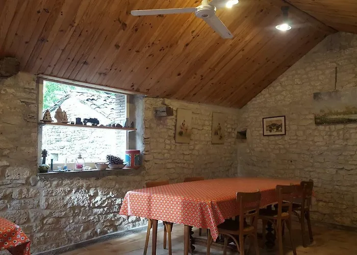 Oda ve Kahvaltı D'hotes Lamourio