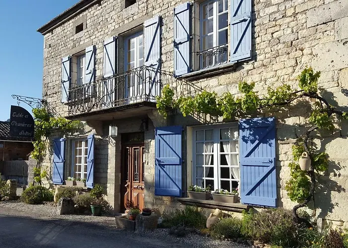 Oda ve Kahvaltı D'hotes Lamourio